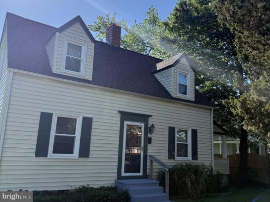Exterior, Facade, Cape Cod