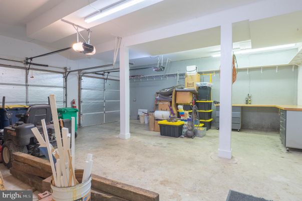 Garage, Interior