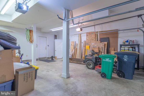Garage, Interior