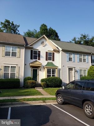 Exterior, Facade, Rowhouse