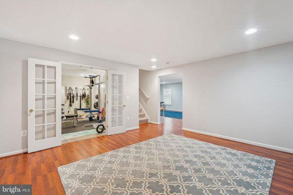 Fitness Equipment, Interior, Recessed Lighting, Wood Texture Flooring