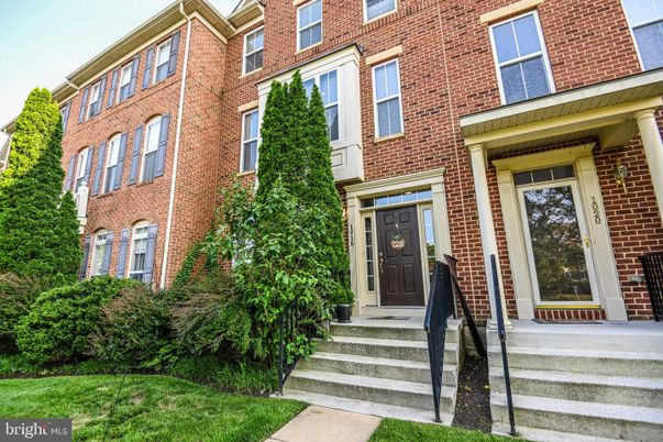 Exterior, Facade, Brick Facade, Rowhouse