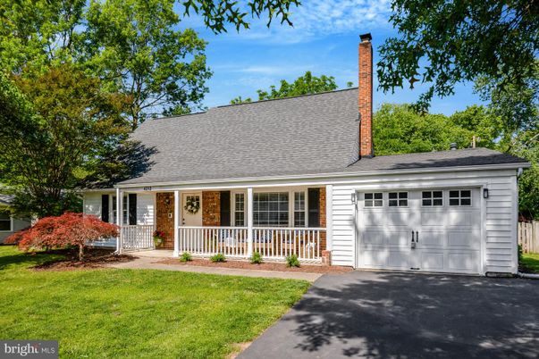 Attached, Exterior, Facade, Brick Facade, Cape Cod