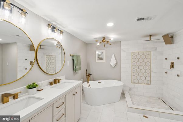 Bathroom, Dual Sink Vanities, Free Standing Baths, Glass Shower, Interior, Recessed Lighting