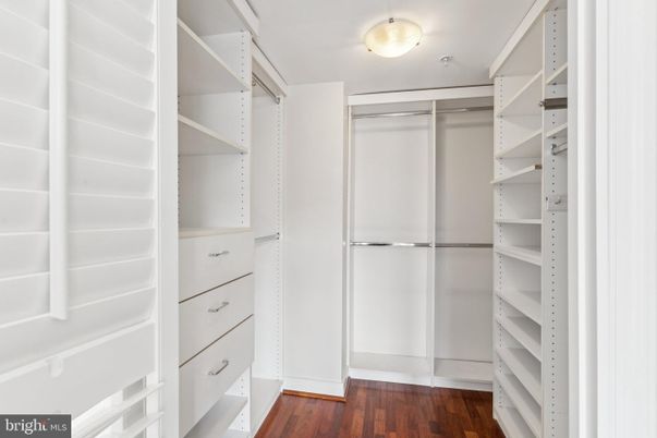 Interior, Walk-in Closets, Wood Texture Flooring