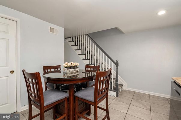Dining room, Interior, Recessed Lighting