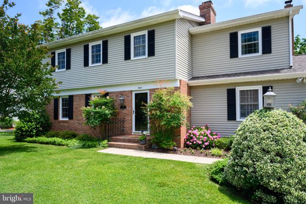 Exterior, Facade, Brick Facade, Split Level