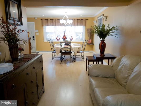 Chandelier, Dining room, Interior, Living room, Recessed Lighting, Wood Texture Flooring