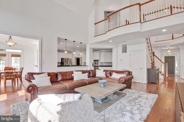 Dining room, Interior, Kitchen, Living room, Pendant Lights, Recessed Lighting, Stainless Steel Appliances, Wood Texture Flooring
