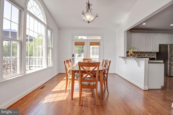 Dining room, Interior, Kitchen, Pendant Lights, Recessed Lighting, Wood Texture Flooring