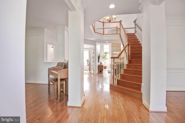Chandelier, Interior, Piano, Recessed Lighting, Wood Texture Flooring
