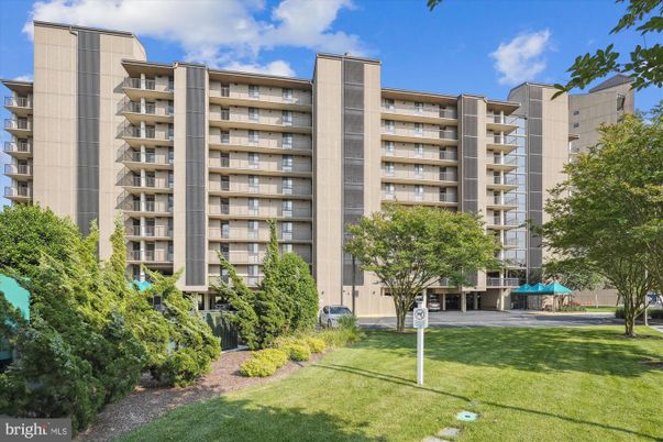 Exterior, Facade, Condo Building