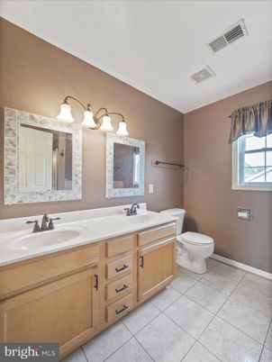 Bathroom, Dual Sink Vanities, Interior