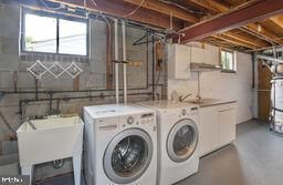 Interior, Washer, Wooden Beams, Wooden Ceilings