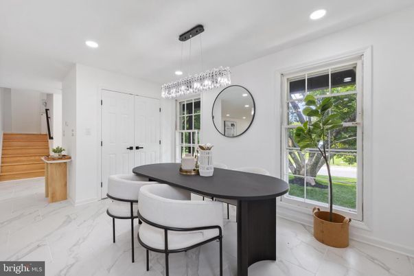 Chandelier, Dining room, Interior, Marble, Pendant Lights, Recessed Lighting