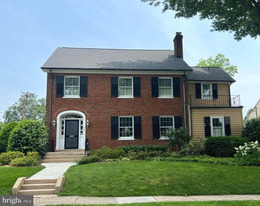 Exterior, Facade, Brick Facade, Georgian