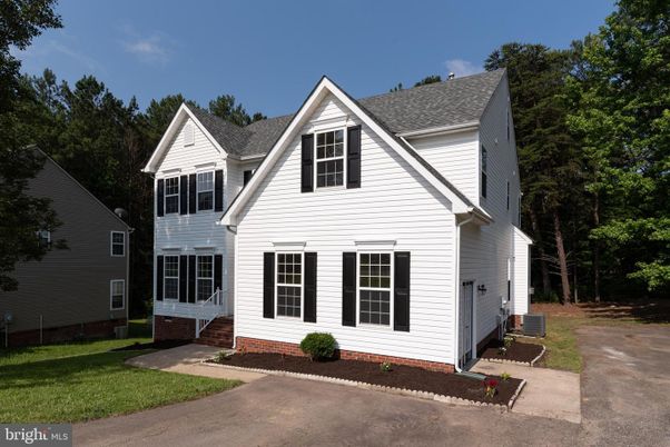 Exterior, Facade, Farmhouse