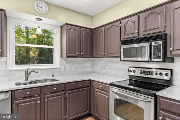Interior, Kitchen, Pendant Lights, Stainless Steel Appliances