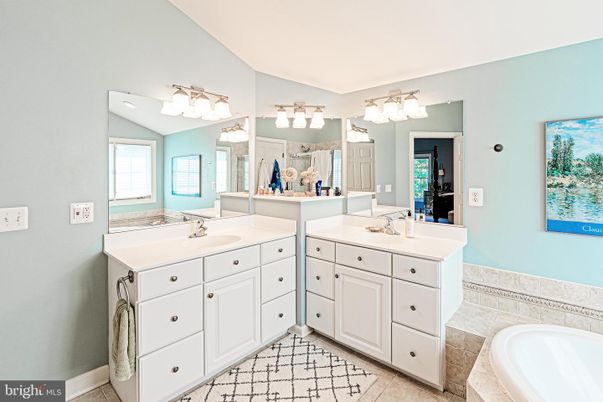 Bathroom, Dual Sink Vanities, Interior