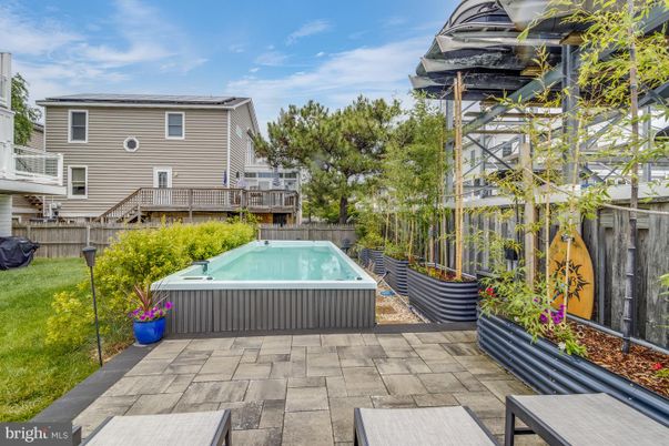 Exterior, Hot Tub