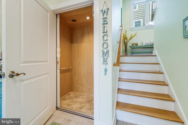 Elevator, Interior, Wooden Ceilings, Wood Texture Flooring, Wooden Walls