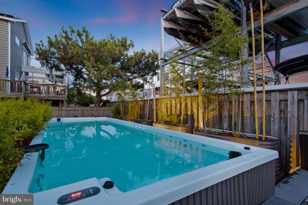 Exterior, Hot Tub