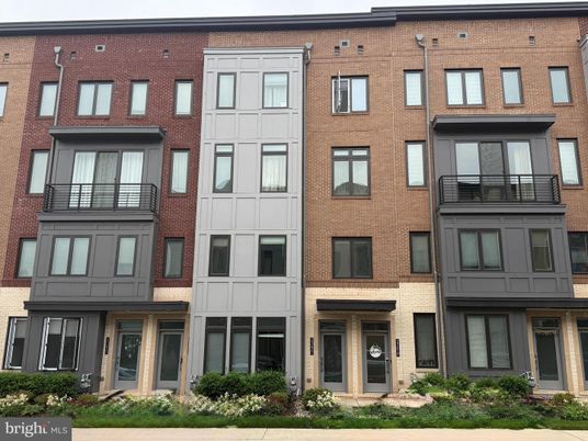 Exterior, Facade, Brick Facade, Rowhouse