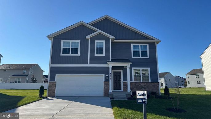 Attached, Exterior, Facade, American Craftsman