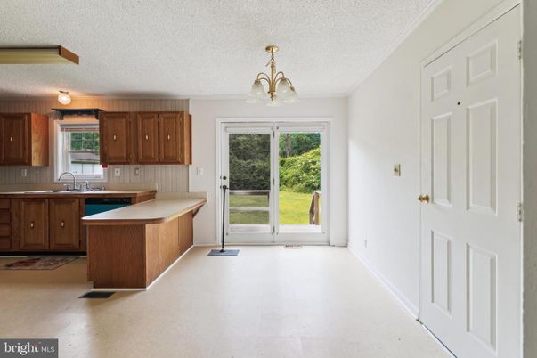Chandelier, Interior, Kitchen