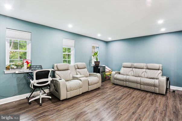 Home Office, Interior, Recessed Lighting, Wood Texture Flooring