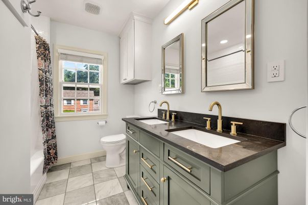 Bathroom, Dual Sink Vanities, Interior, Marble, Recessed Lighting
