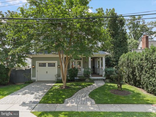 Attached, Exterior, Facade, Ranch