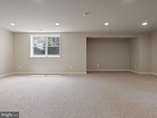 Empty room, Interior, Recessed Lighting