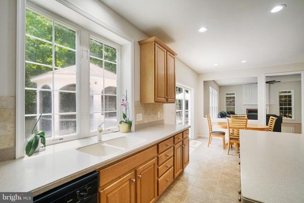 Dining room, Interior, Kitchen, Recessed Lighting
