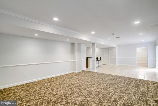 Empty room, Interior, Recessed Lighting