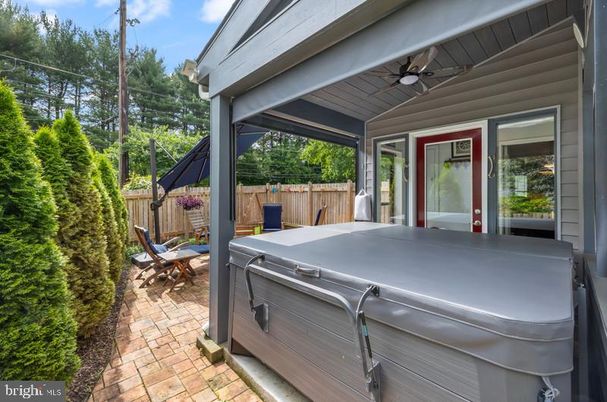 Exterior, Hot Tub