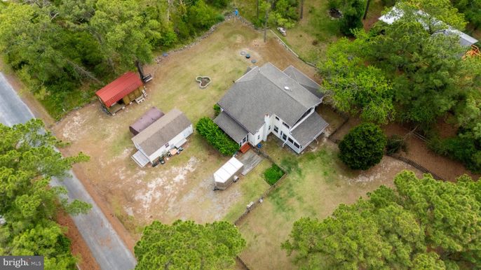 Exterior, Drone