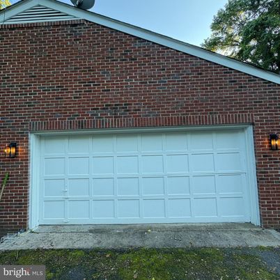Detached Garage, Exterior