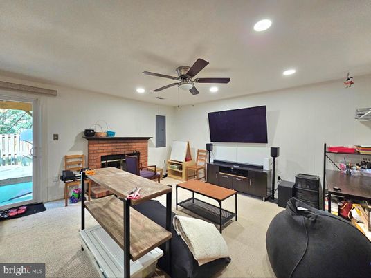 Fireplace, Interior, Living room, Recessed Lighting