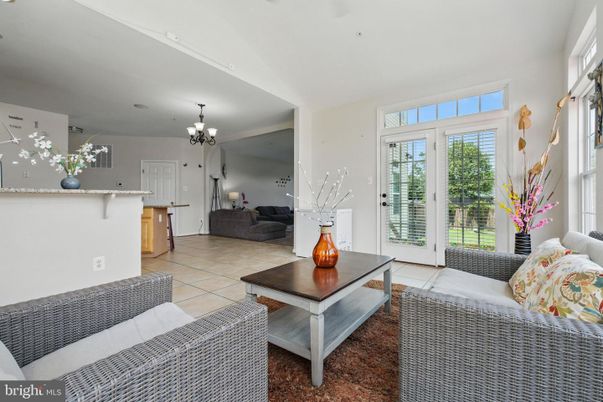 Chandelier, Interior, Living room