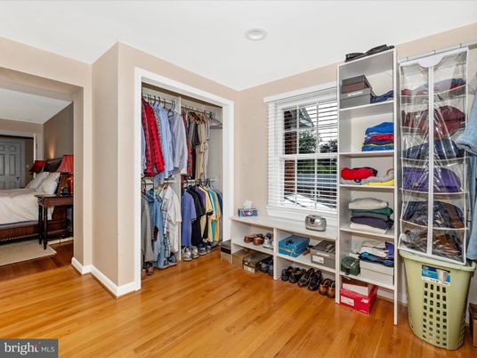 Bedroom, Interior, Recessed Lighting, Walk-in Closets, Wood Texture Flooring