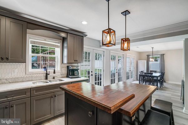 Dining room, Interior, Kitchen, Pendant Lights, Recessed Lighting, Wood Texture Flooring