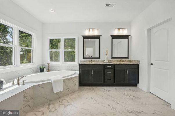 Bathroom, Dual Sink Vanities, Free Standing Baths, Interior, Marble, Recessed Lighting