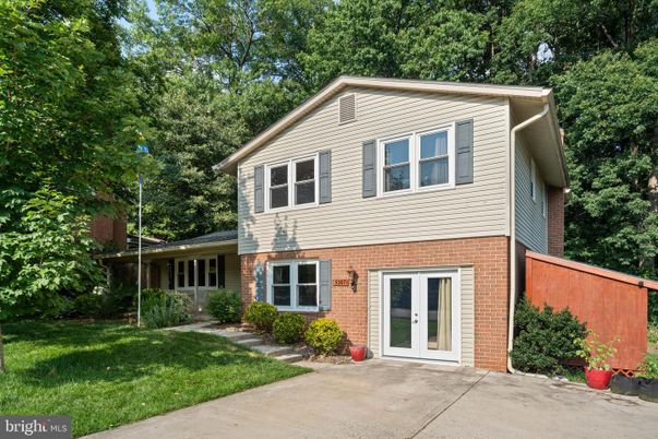 Exterior, Facade, Brick Facade, Split Level