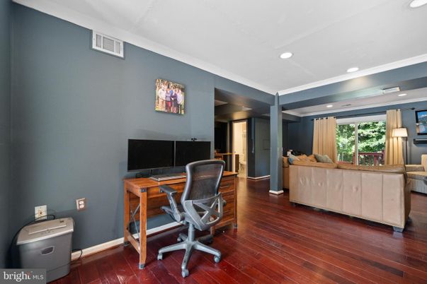Home Office, Interior, Recessed Lighting, Wood Texture Flooring
