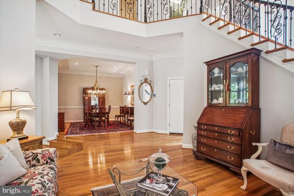 Chandelier, Dining room, Interior, Recessed Lighting, Wood Texture Flooring