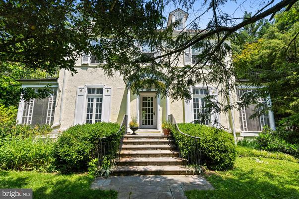 Exterior, Facade, Georgian