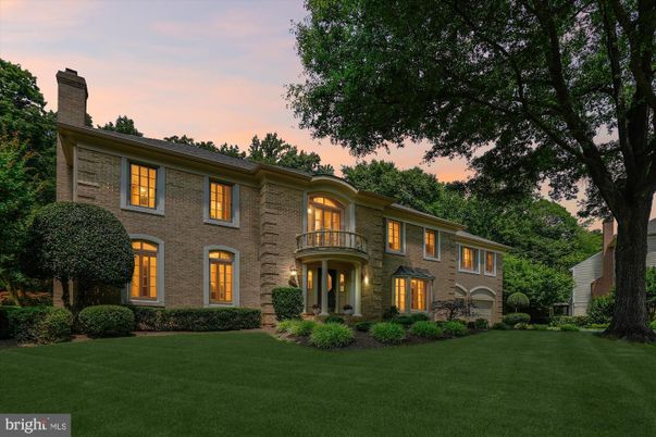Backyard, Exterior, Facade, Brick Facade, Georgian