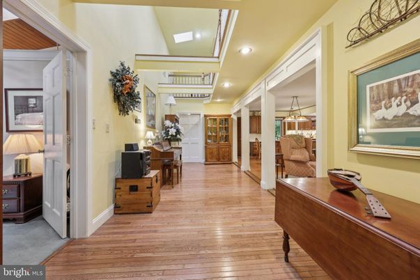 Interior, Piano, Recessed Lighting, Wood Texture Flooring