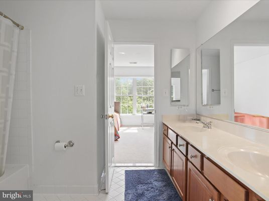 Bathroom, Dual Sink Vanities, Interior